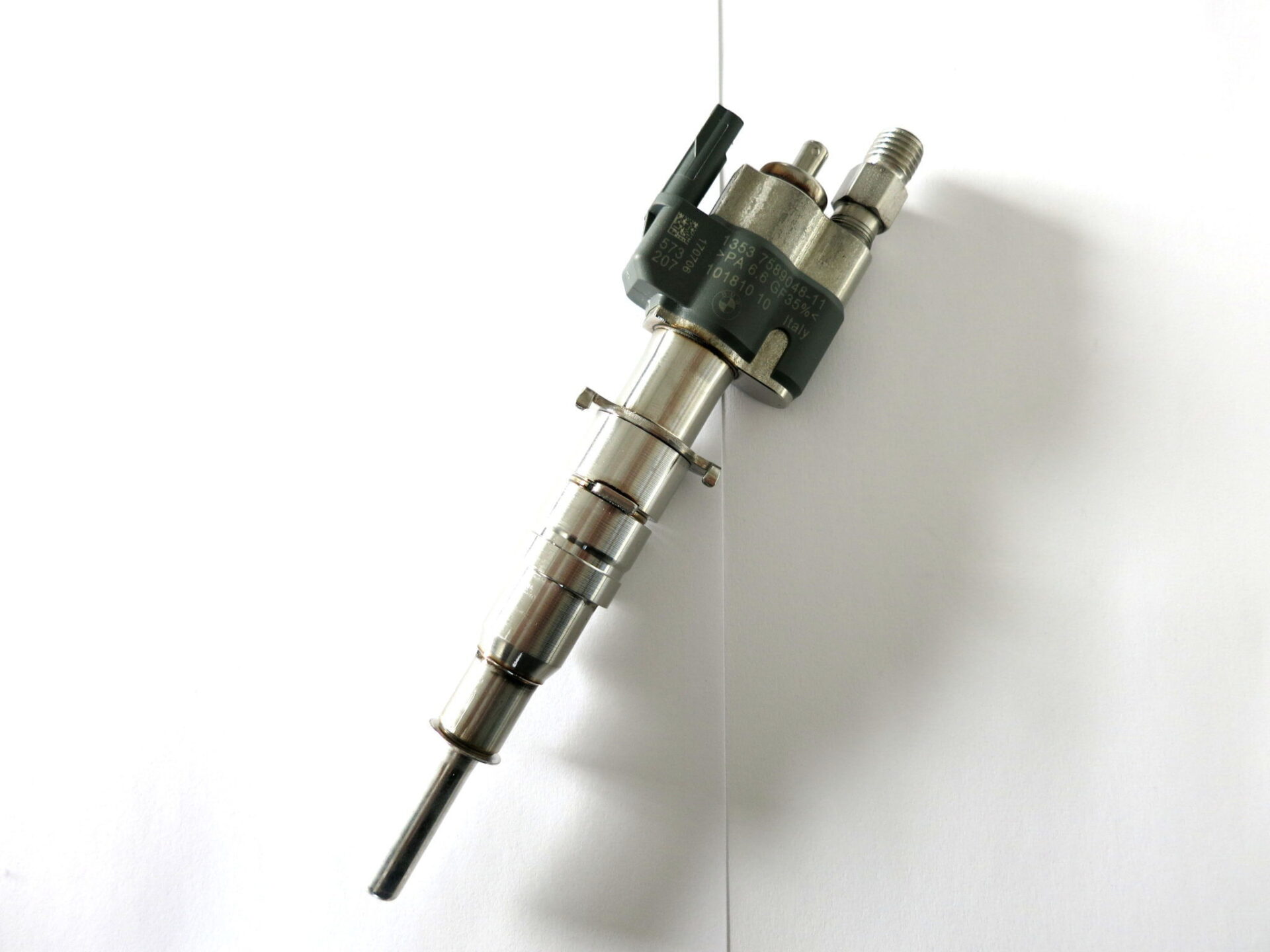 13537589048 Injektor