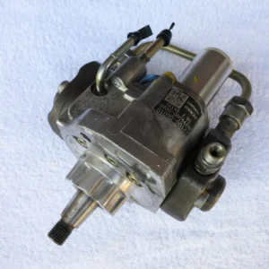 Toyota Avensis Corolla 2.0 D-4D Einspritzpumpe 22100-0G010 Hochdruckpumpe NEU