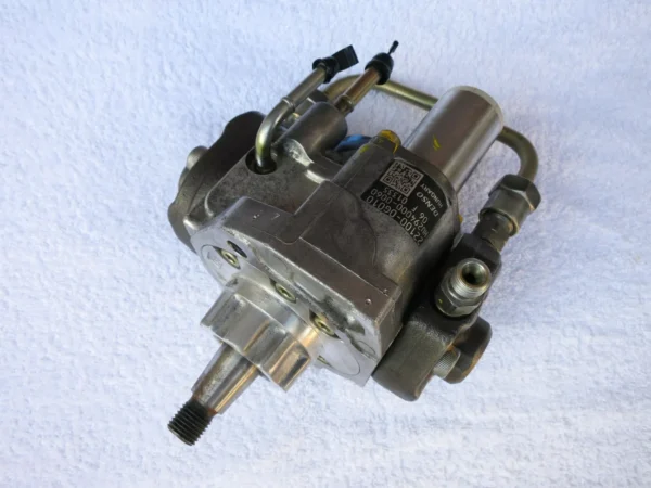 Toyota Avensis Corolla 2.0 D-4D Einspritzpumpe 22100-0G010 Hochdruckpumpe NEU